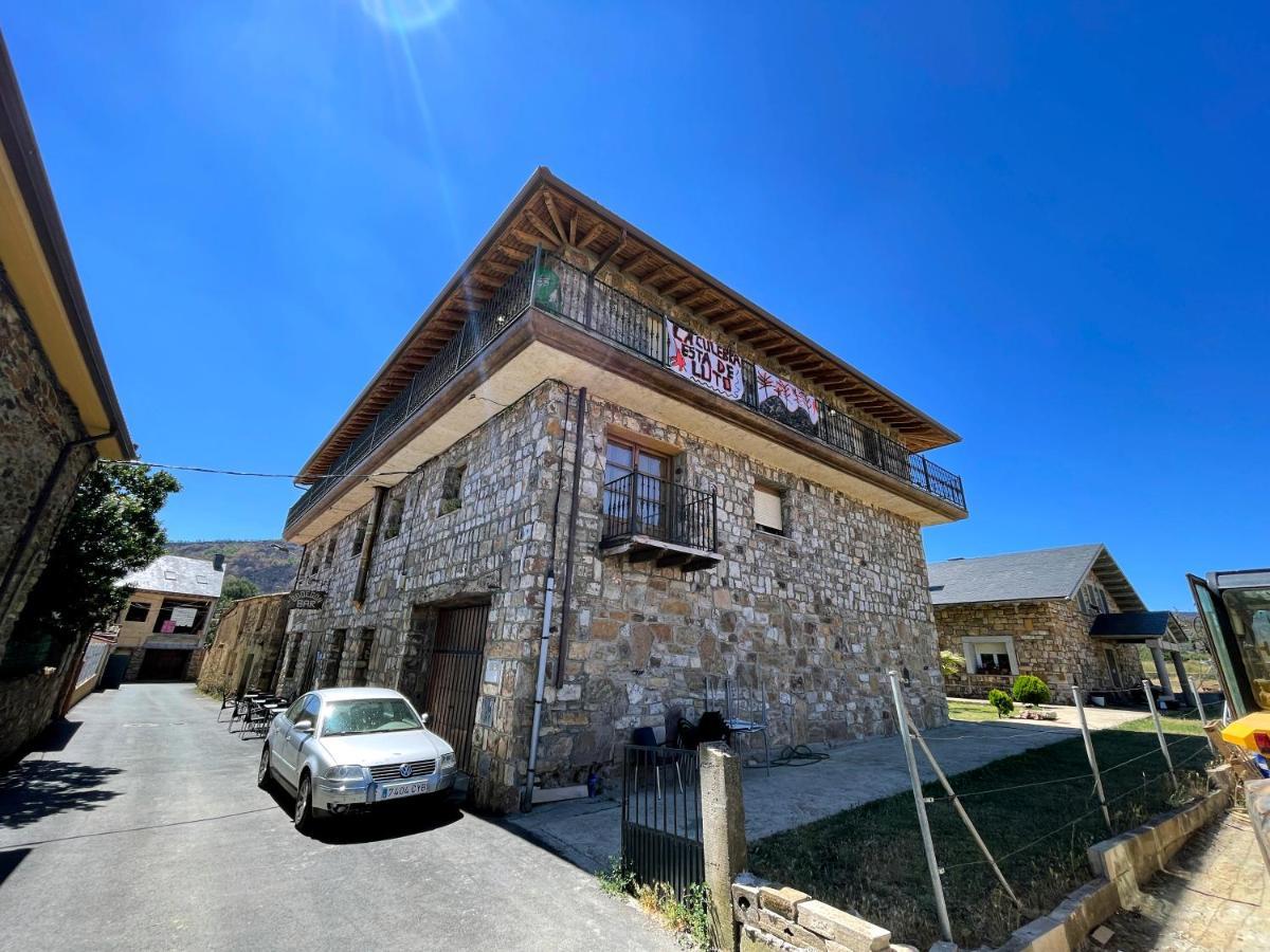 La Guarida De La Lleira Hotel Ferreras de Arriba Екстериор снимка